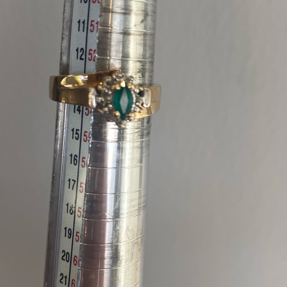 Vintage 10k yellow gold emerald and diamond ring excluded from bundling - Picture 6 of 10